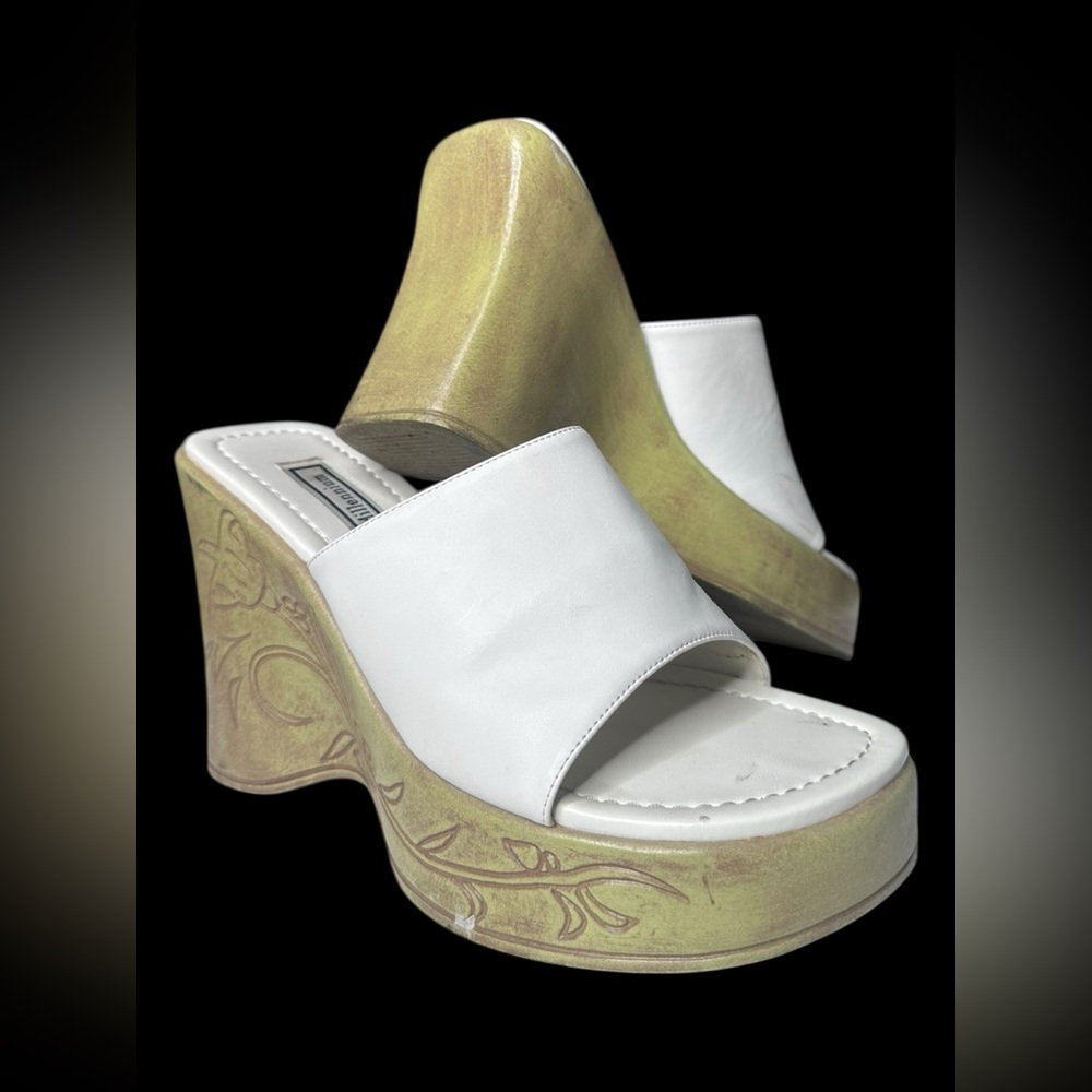 VTG Y2K Platform Wedge Sandals White Floral Embossed Millennium Slip-On Size 8